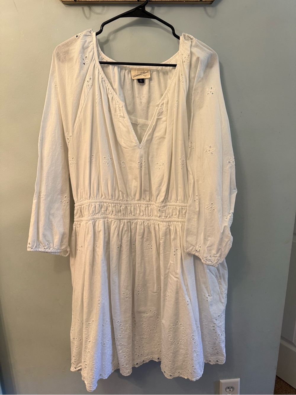 Universal Thread White Eyelet V-Neck Midi Dress